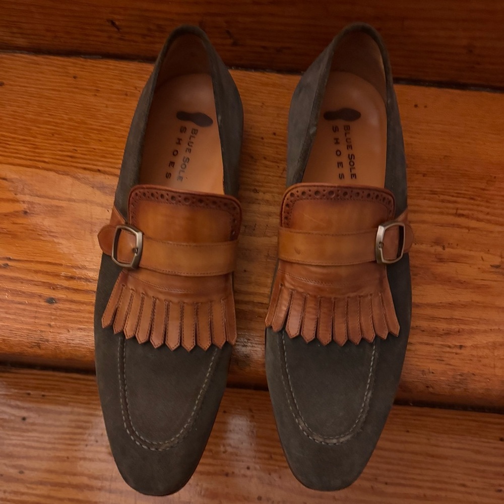Men's Elegant Gray and Tan Loafers - Picture 2 of 2